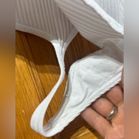 Aritizia Wilfred Free White Ribbed Bodysuit Small EUC - Picture 4 of 9
